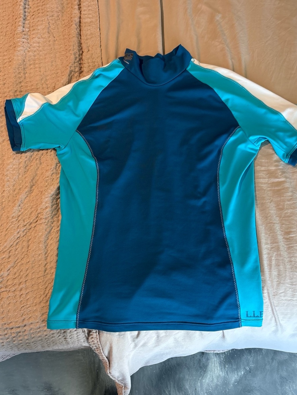 L.L. Bean Blue Teal Short Sleeve Rash Guard